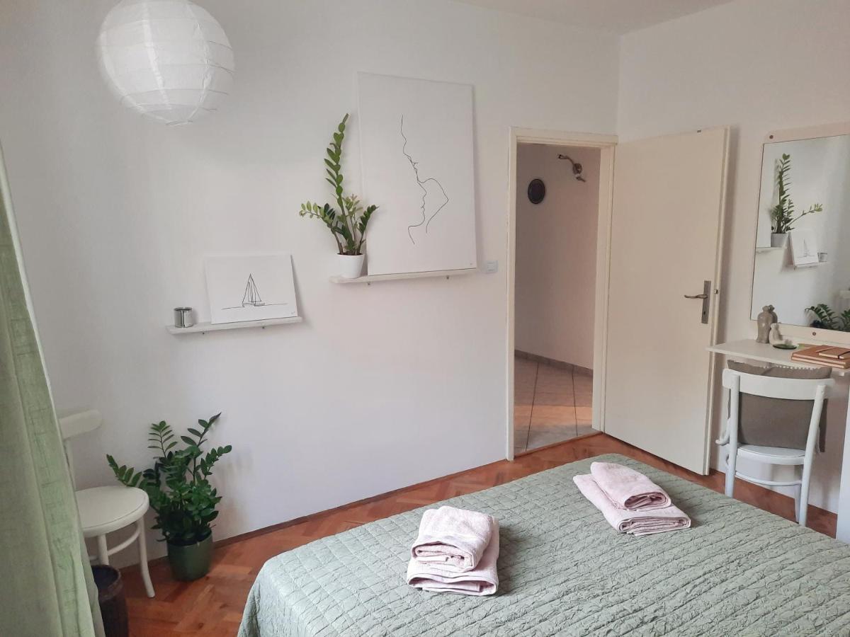 Apartment Nino In PUY Exterior foto