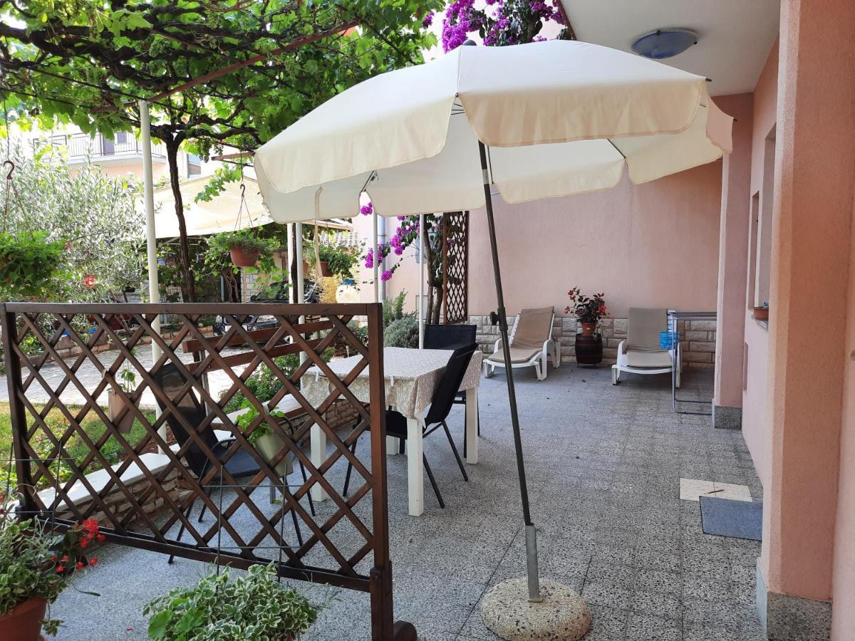 Apartment Nino In PUY Exterior foto