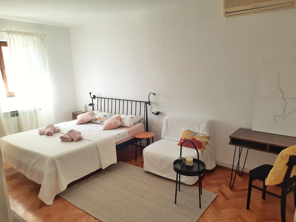Apartment Nino In PUY Exterior foto